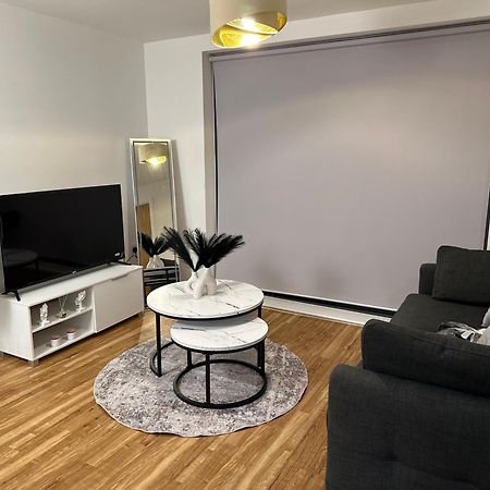 Luxury 2-Bed High-Rise In Manchester With Parking Buitenkant foto