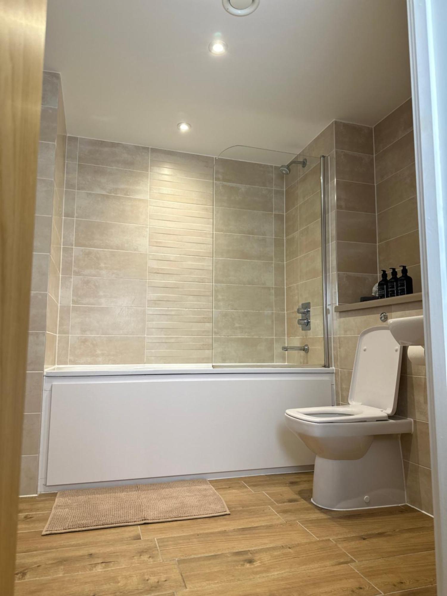 Luxury 2-Bed High-Rise In Manchester With Parking Buitenkant foto