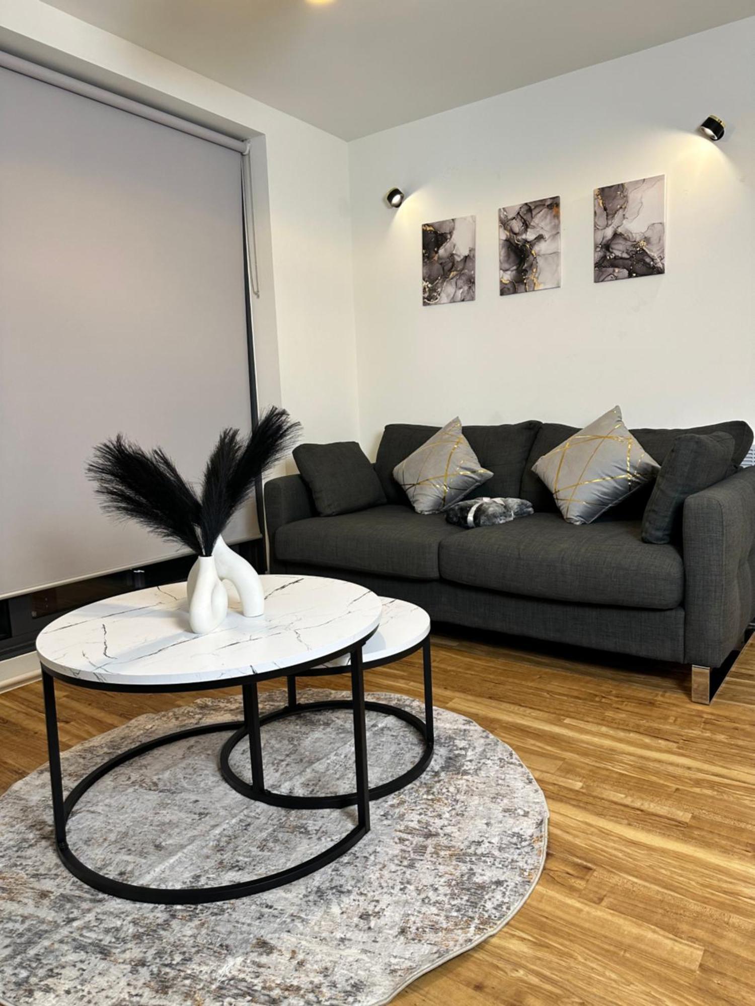 Luxury 2-Bed High-Rise In Manchester With Parking Buitenkant foto