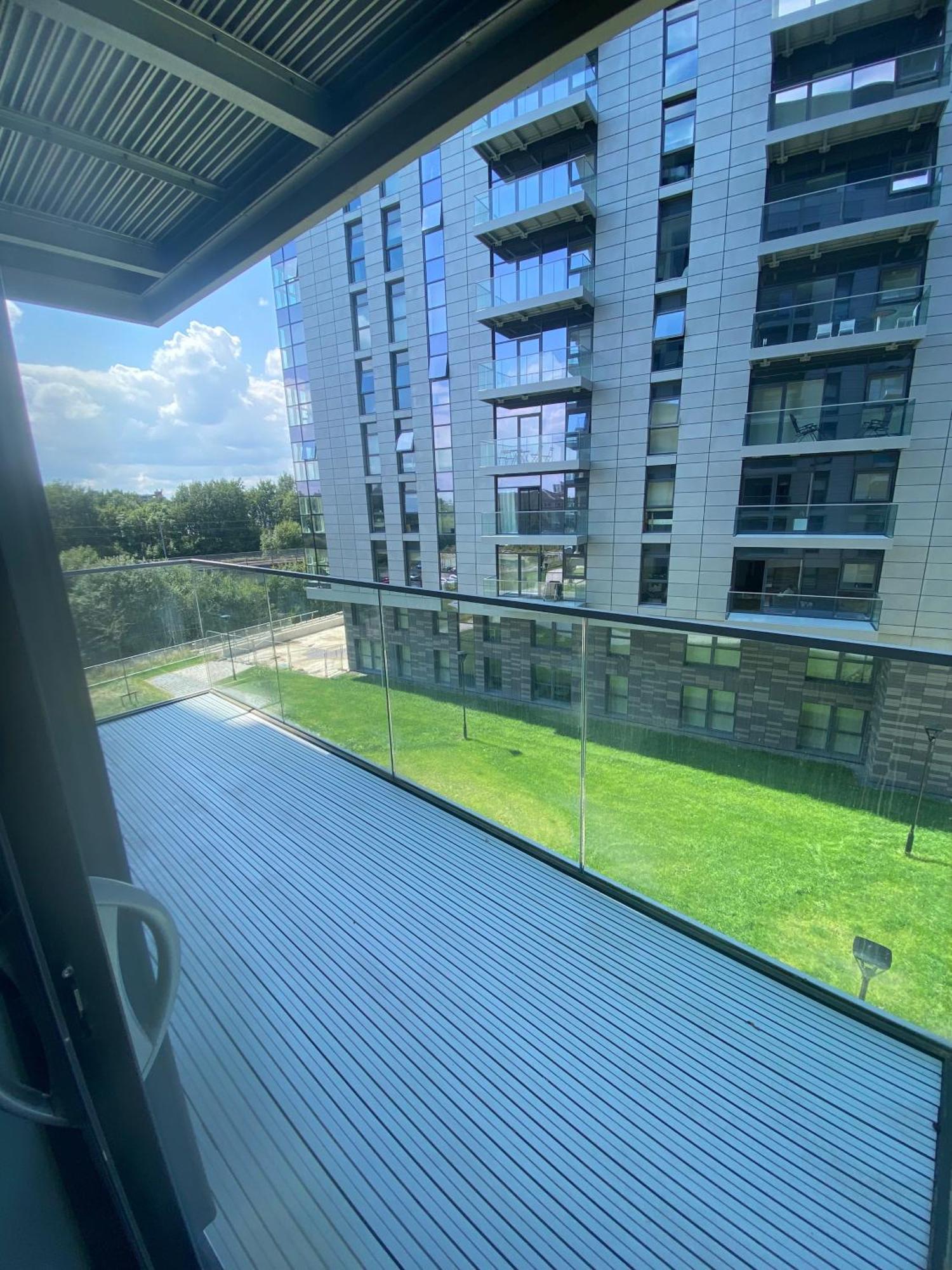 Luxury 2-Bed High-Rise In Manchester With Parking Buitenkant foto